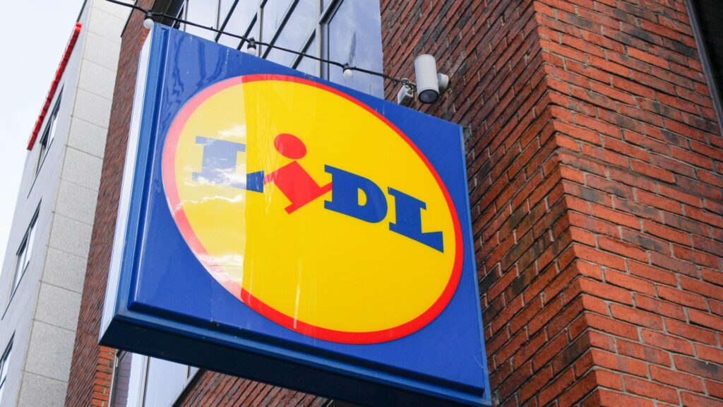 lidl-supermarket-sign-moore-street-985492824_efb297.jpg