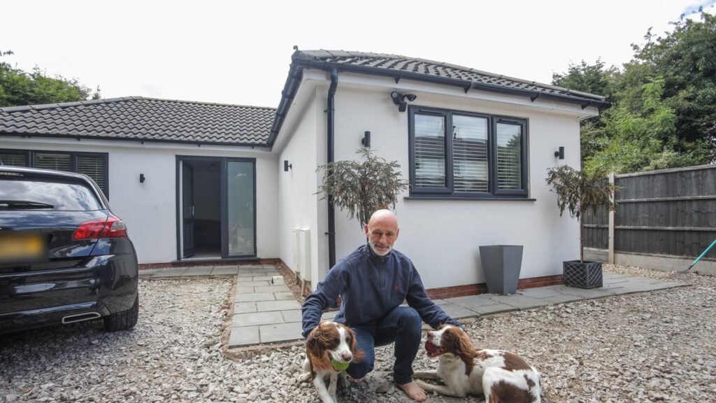 000-bungalow-built-late-dad-1005364225.jpg