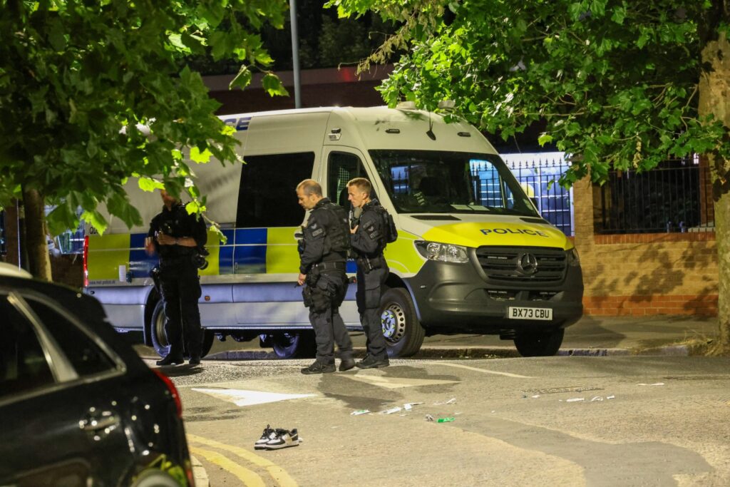 UKNIP_TRIPLE_Stab_UKNIP_Dirty_Stand_Off_-8jpg-JS1005529509.jpg