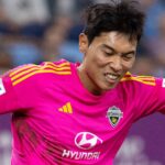 kim-jeonghoon-jeonbuk-clears-ball-1004278872_327253.jpg