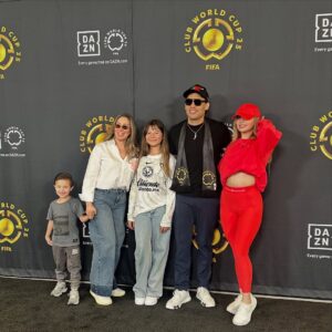 msemail_snapins-ai_3645075219531703054jpg-JS1004463008.jpg